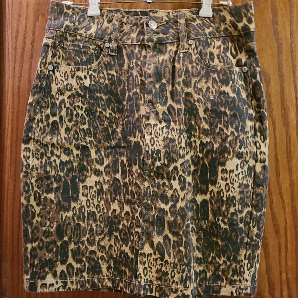 NWOT Leopard Print STRETCH Denim Skirt